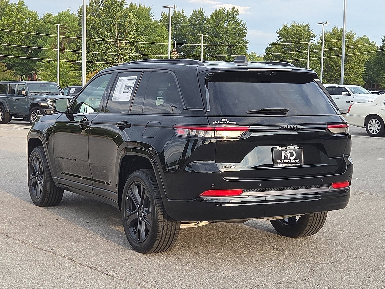 2027 Jeep Grand Cherokee GRAND CHEROKEE LIMITED RESERVE 4X4