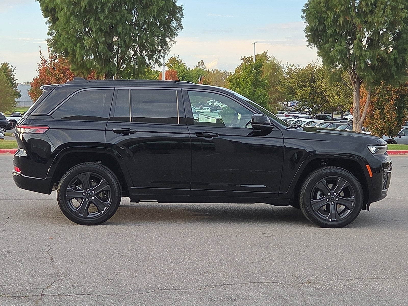 2027 Jeep Grand Cherokee GRAND CHEROKEE LIMITED RESERVE 4X4