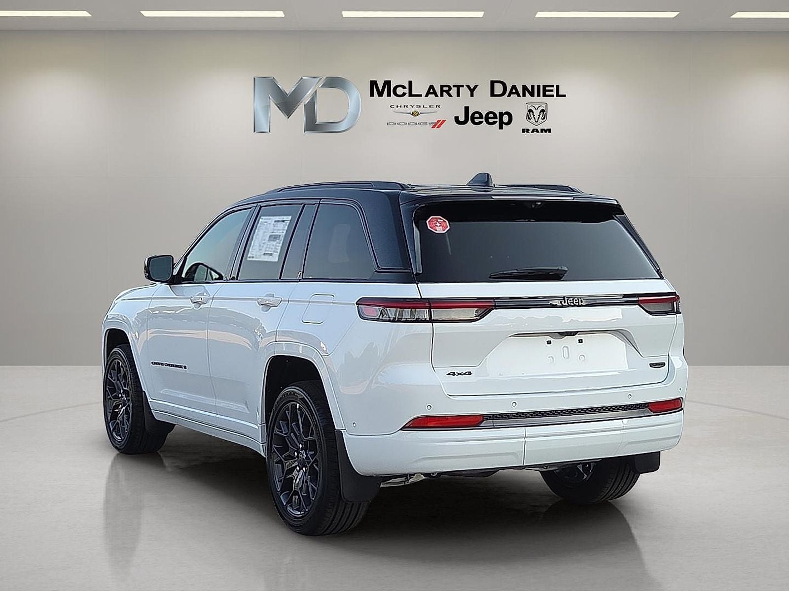 2026 Jeep Grand Cherokee GRAND CHEROKEE SUMMIT 4X4