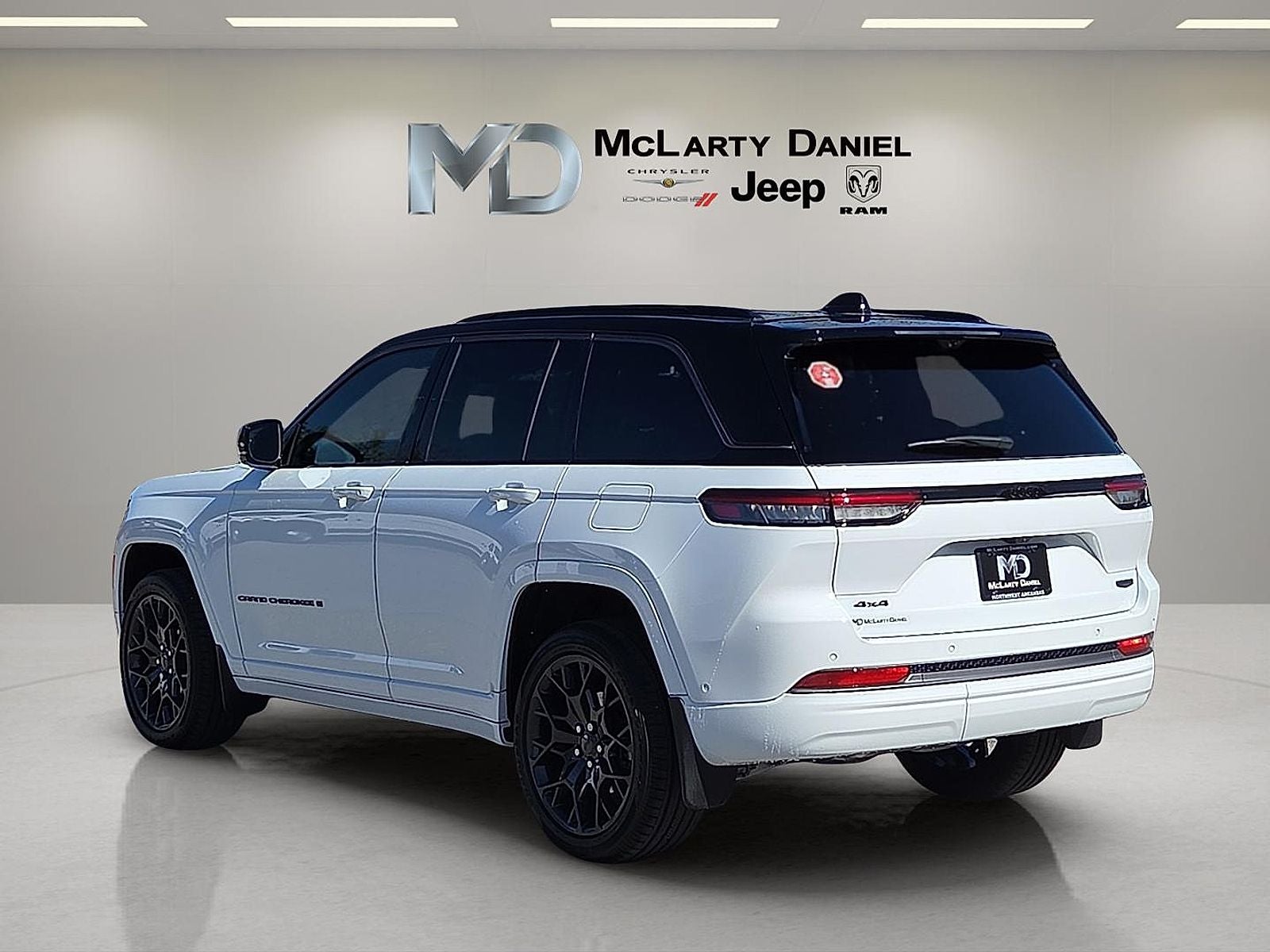 2026 Jeep Grand Cherokee GRAND CHEROKEE SUMMIT 4X4