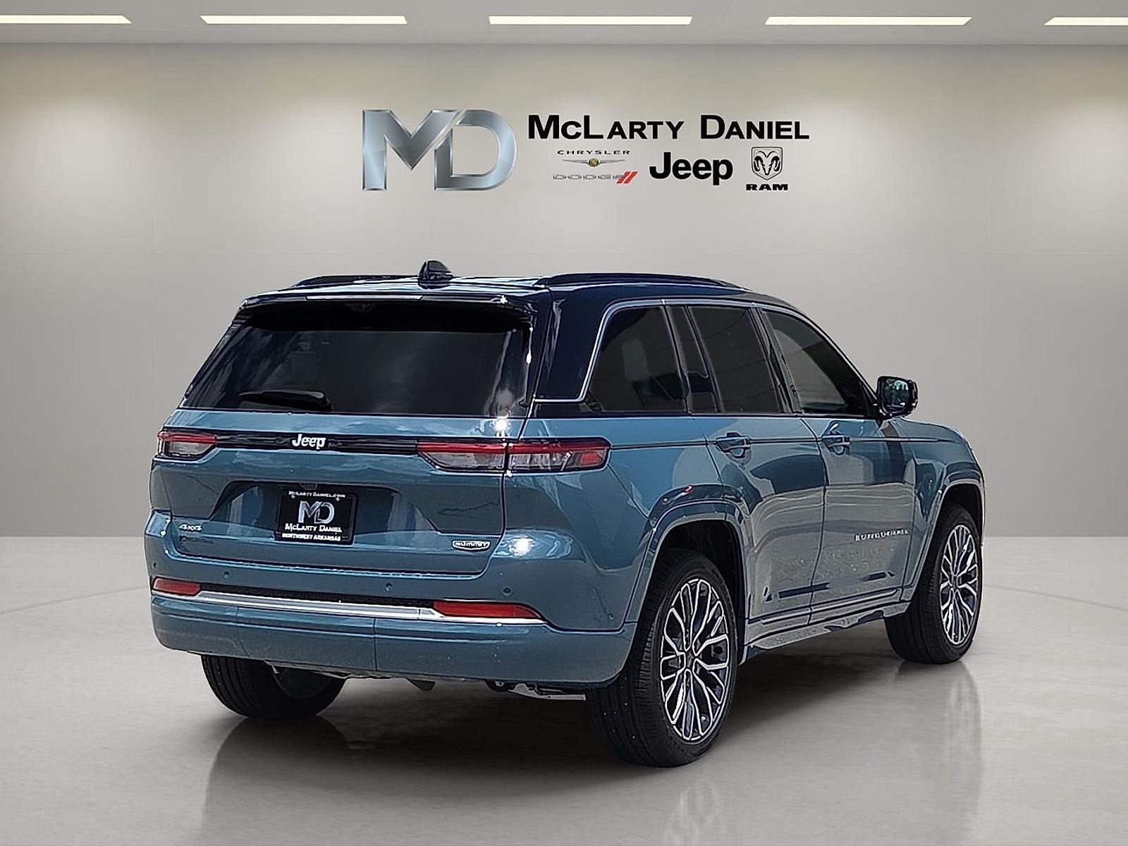 2026 Jeep Grand Cherokee GRAND CHEROKEE SUMMIT 4X4