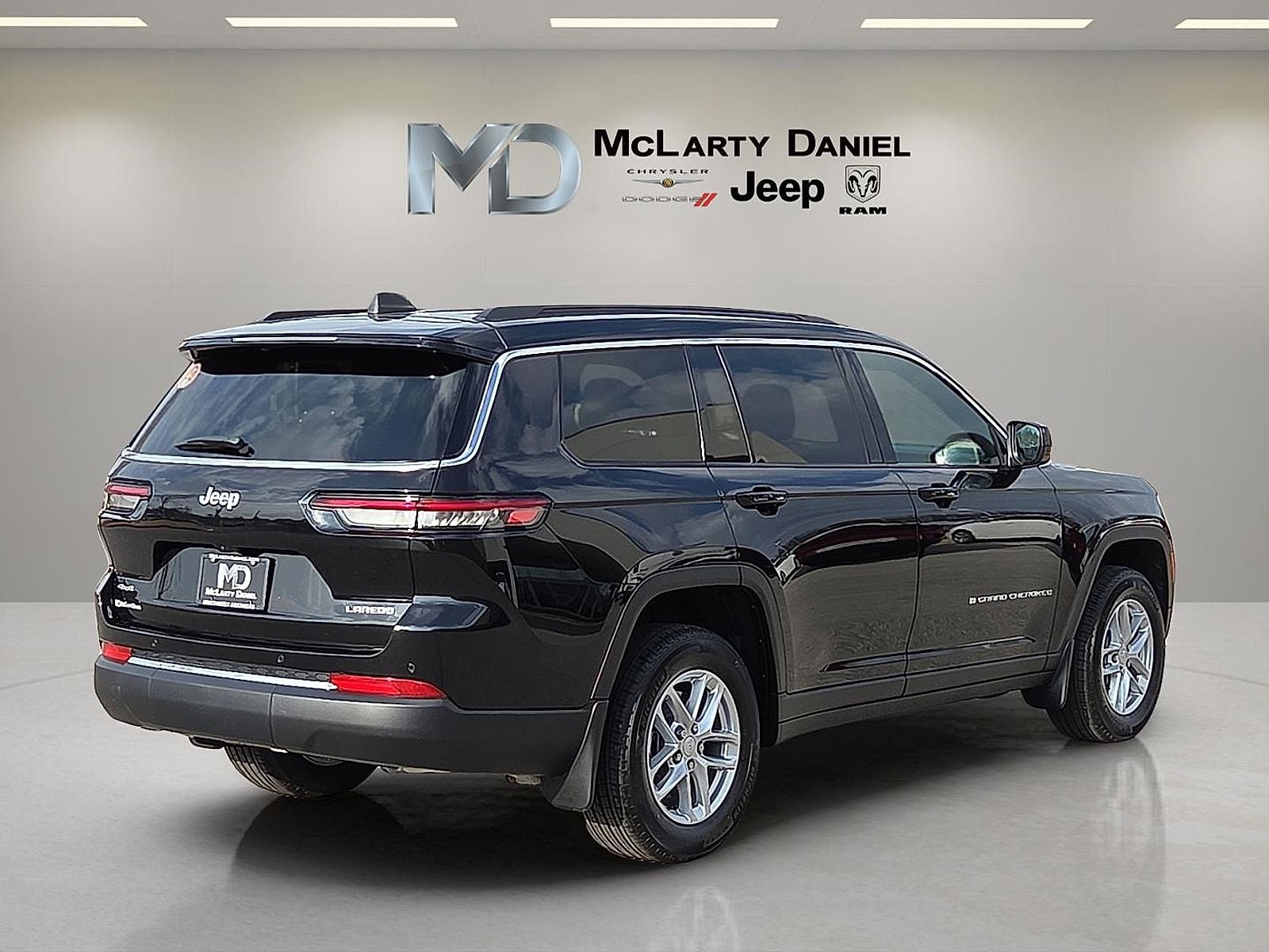 2026 Jeep Grand Cherokee GRAND CHEROKEE L LAREDO X 4X4