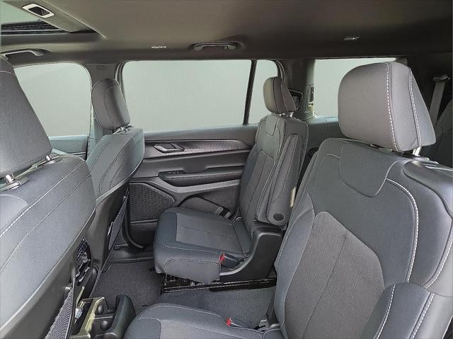 2026 Jeep Grand Cherokee GRAND CHEROKEE L LAREDO X 4X4