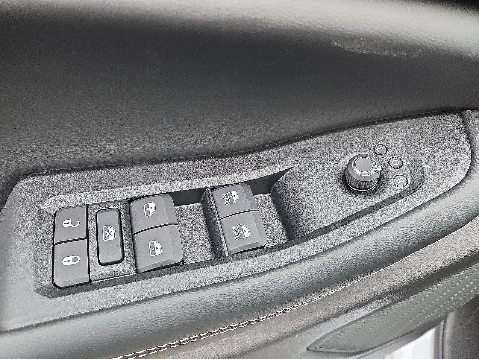 2025 Jeep Grand Cherokee GRAND CHEROKEE L LAREDO 4X4