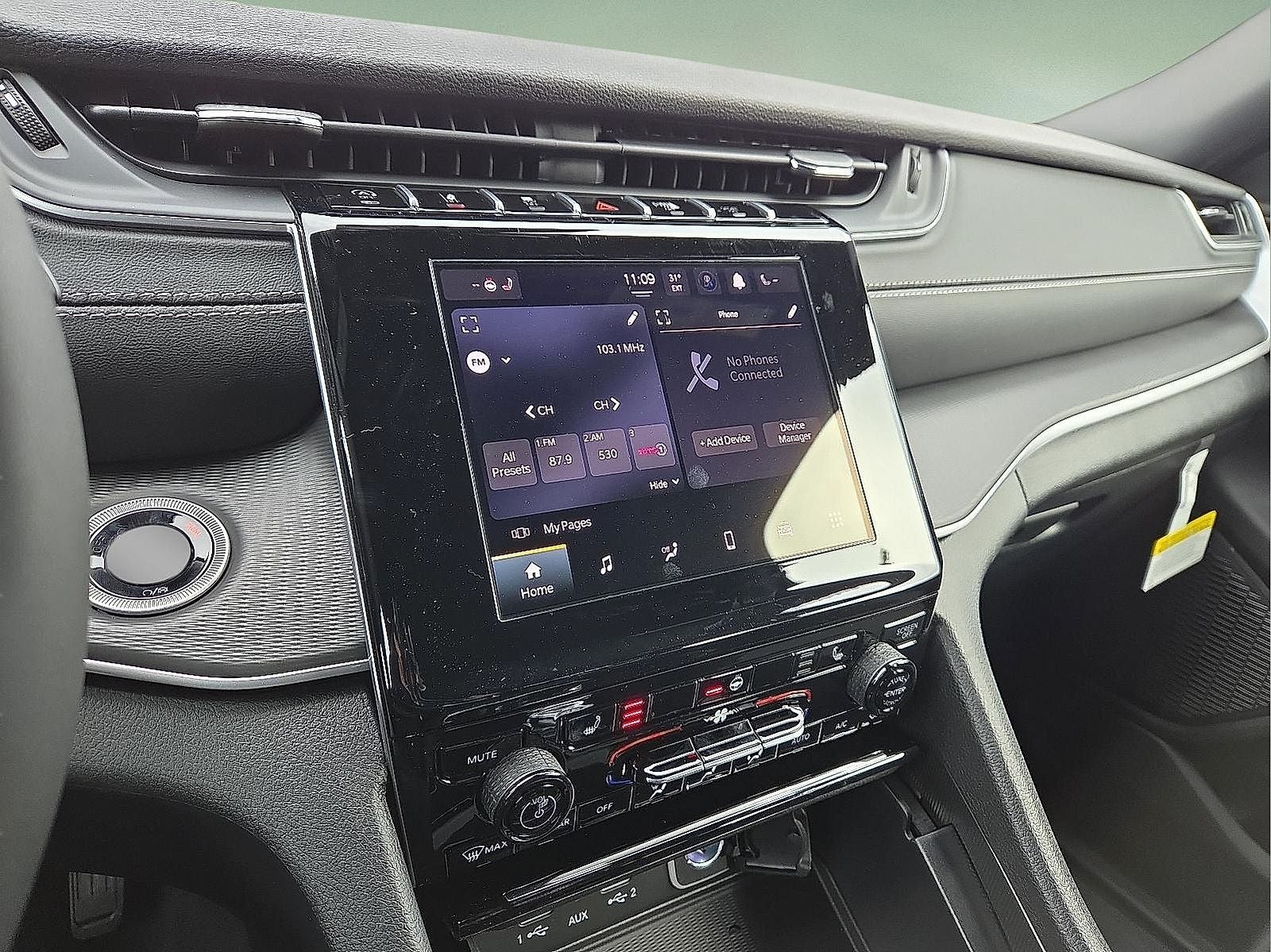 2025 Jeep Grand Cherokee GRAND CHEROKEE L LAREDO 4X4