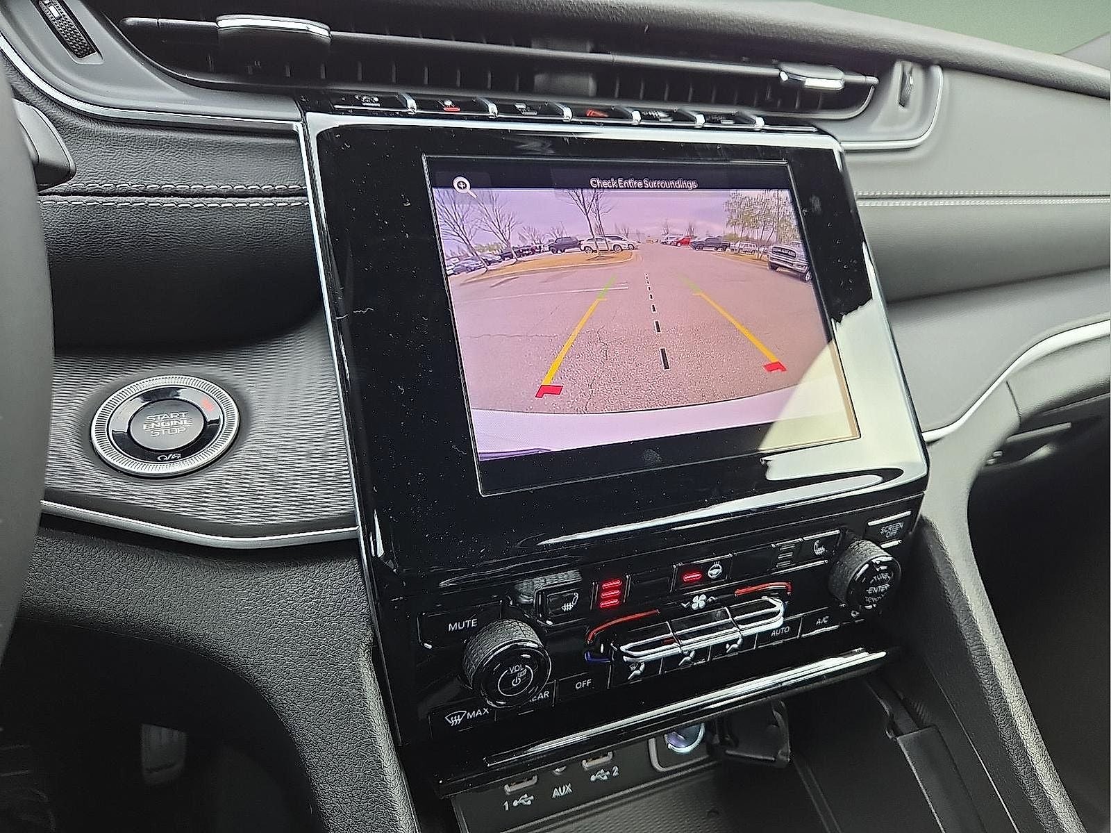 2025 Jeep Grand Cherokee GRAND CHEROKEE L LAREDO 4X4