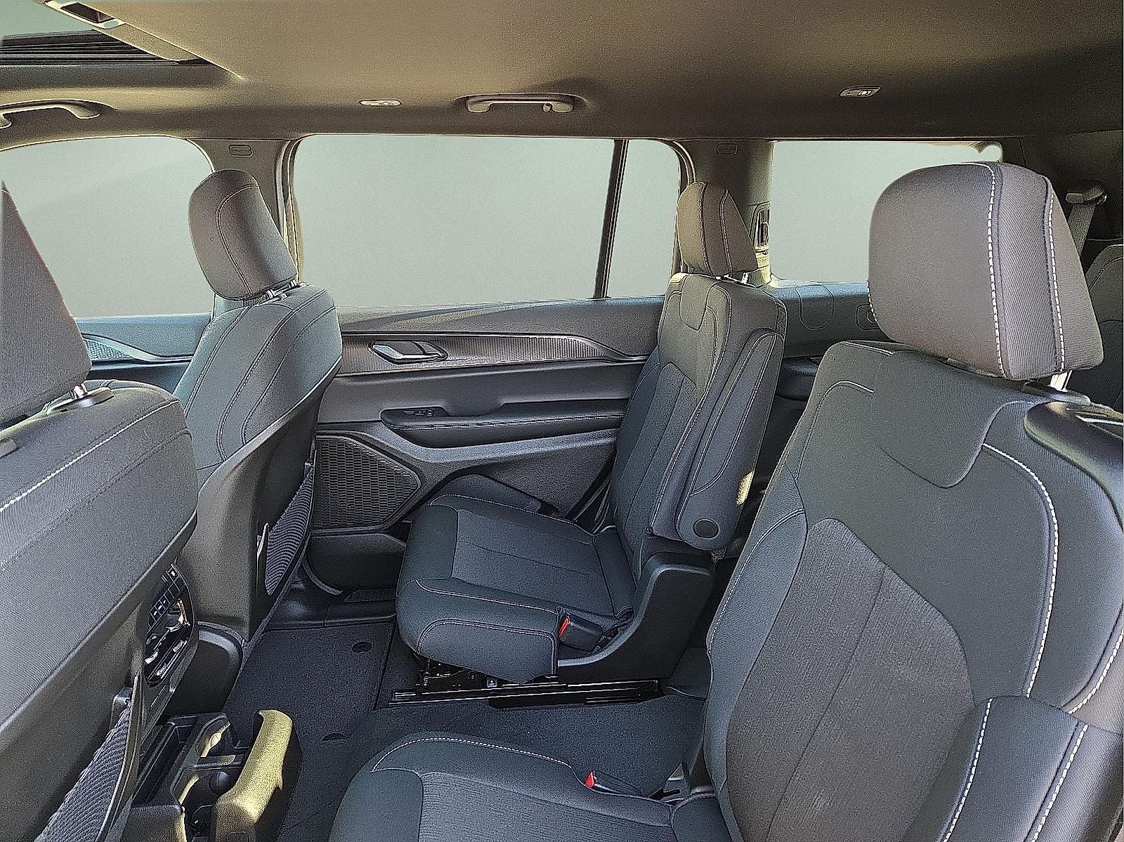 2026 Jeep Grand Cherokee GRAND CHEROKEE L LAREDO X 4X4