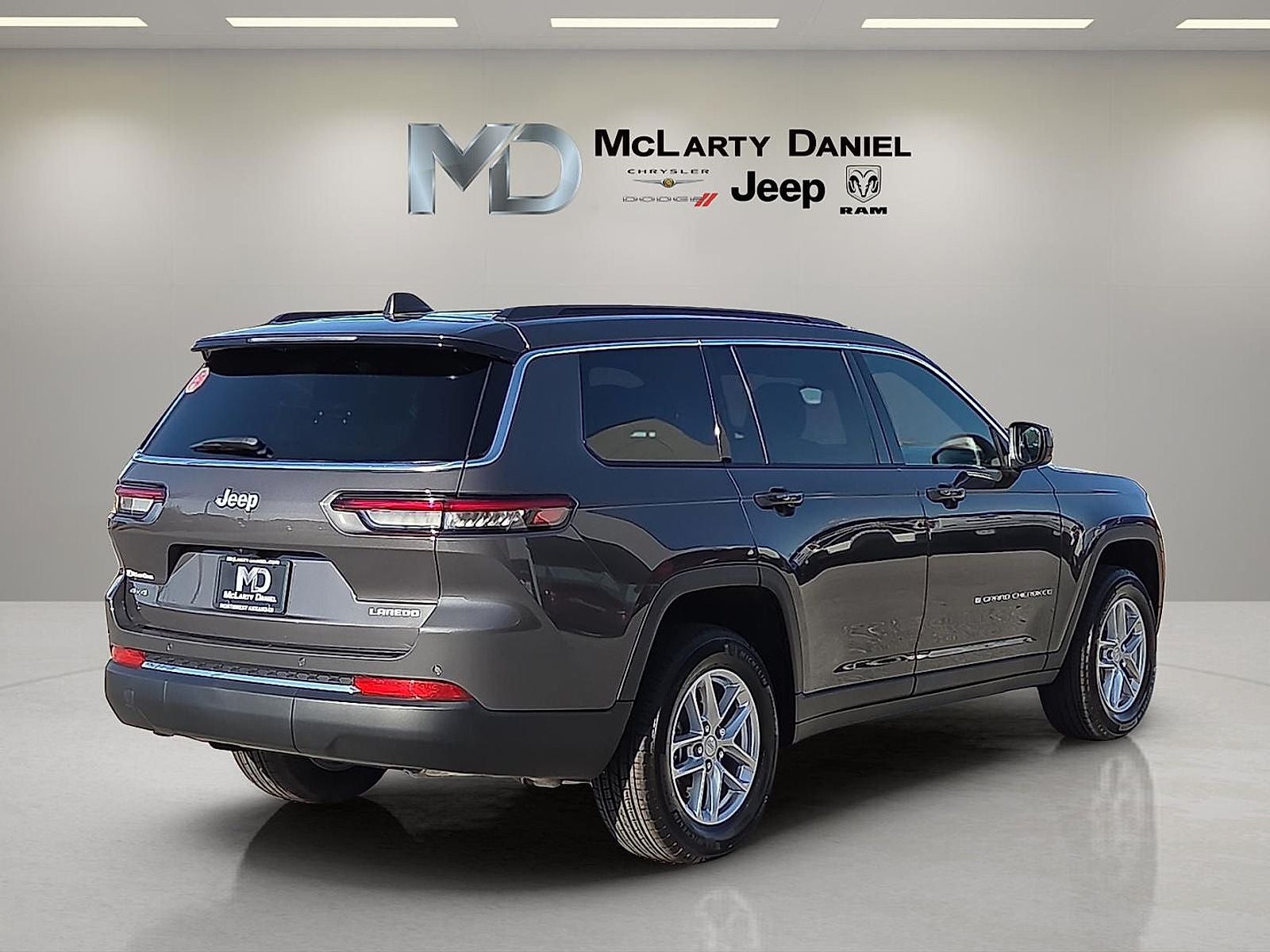 2026 Jeep Grand Cherokee GRAND CHEROKEE L LAREDO X 4X4