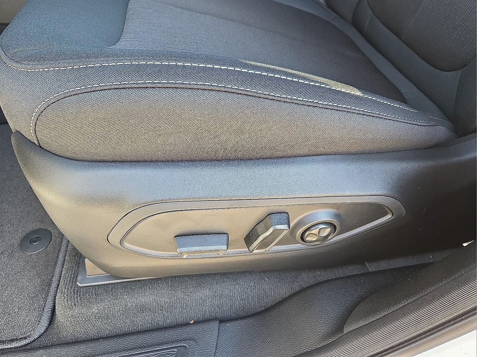 2025 Jeep Grand Cherokee GRAND CHEROKEE L LAREDO 4X4