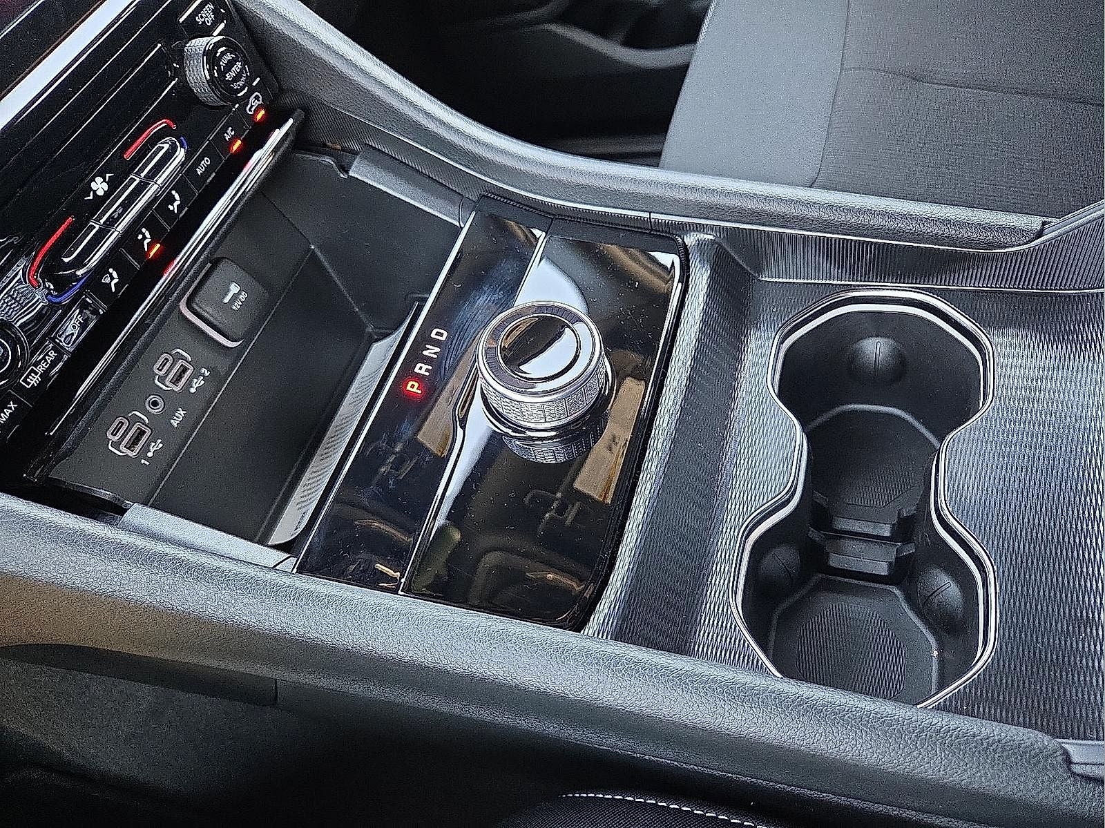 2025 Jeep Grand Cherokee GRAND CHEROKEE L LAREDO 4X4