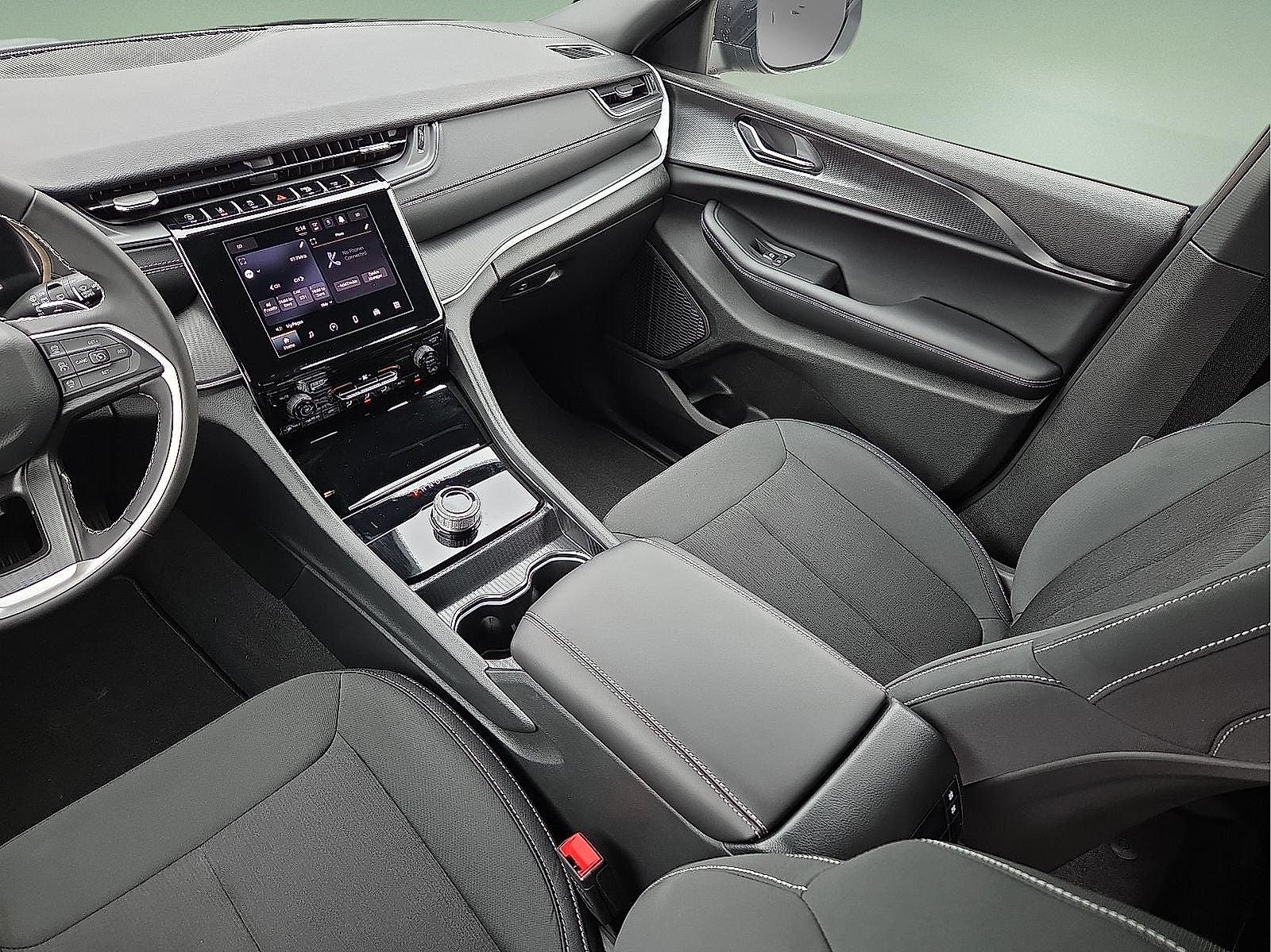 2025 Jeep Grand Cherokee GRAND CHEROKEE L LAREDO 4X4