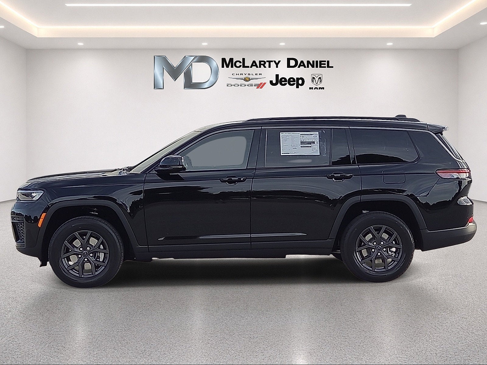 2027 Jeep Grand Cherokee GRAND CHEROKEE L LAREDO ALTITUDE 4X4
