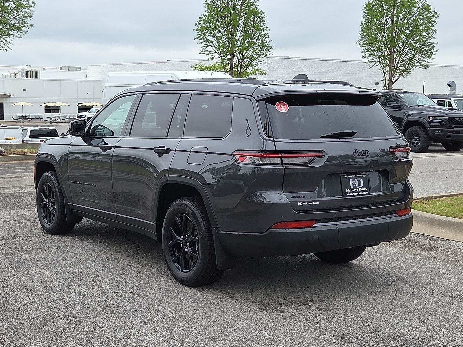 2026 Jeep Grand Cherokee GRAND CHEROKEE L LAREDO ALTITUDE 4X4