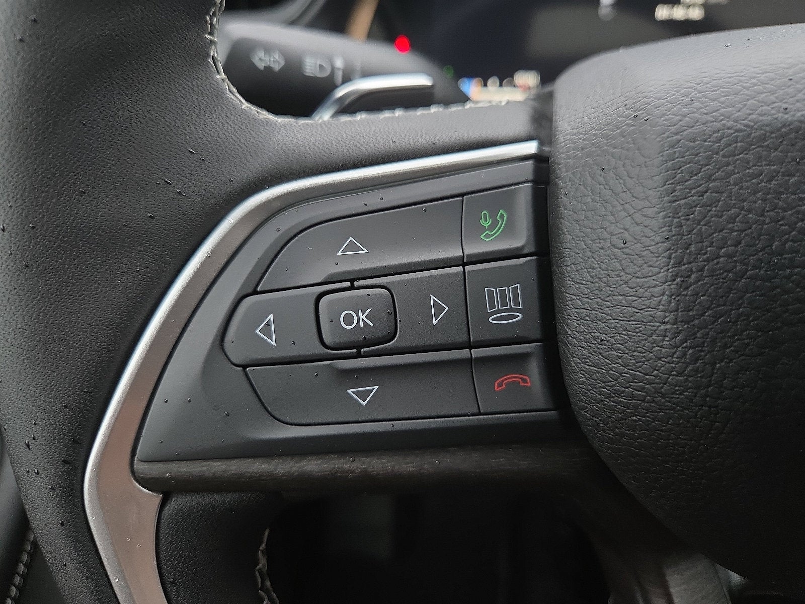 2027 Jeep Grand Cherokee GRAND CHEROKEE L LAREDO ALTITUDE 4X4
