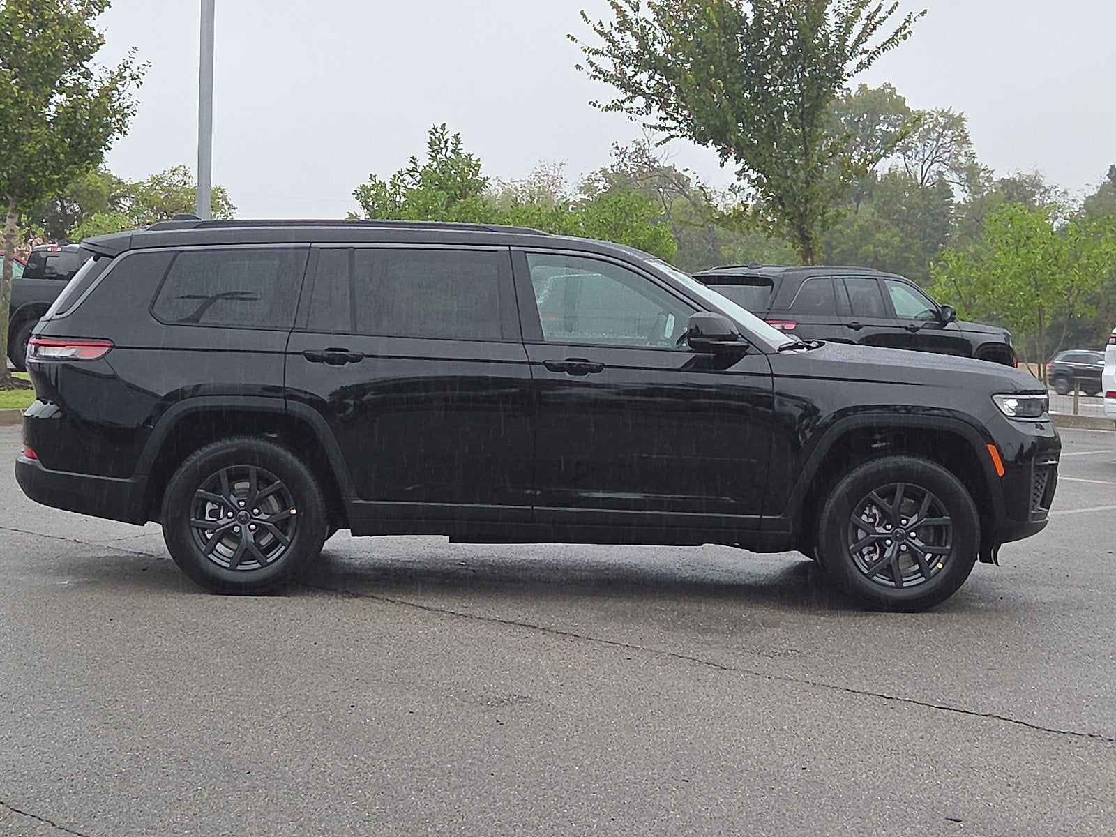 2027 Jeep Grand Cherokee GRAND CHEROKEE L LAREDO ALTITUDE 4X4