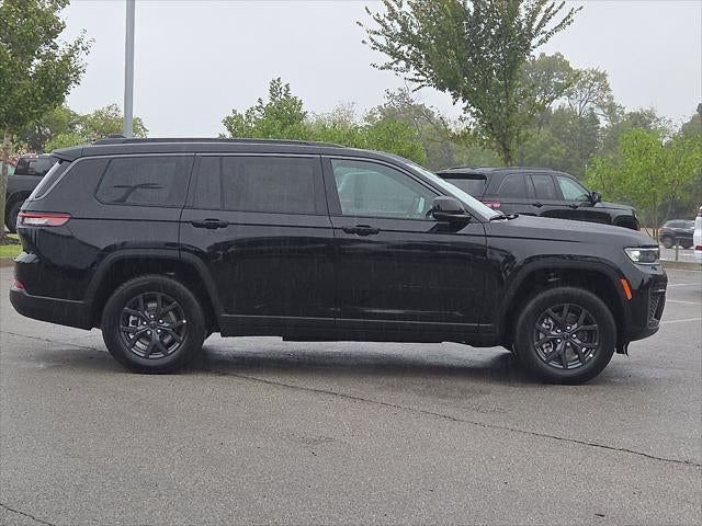 2027 Jeep Grand Cherokee GRAND CHEROKEE L LAREDO ALTITUDE 4X4