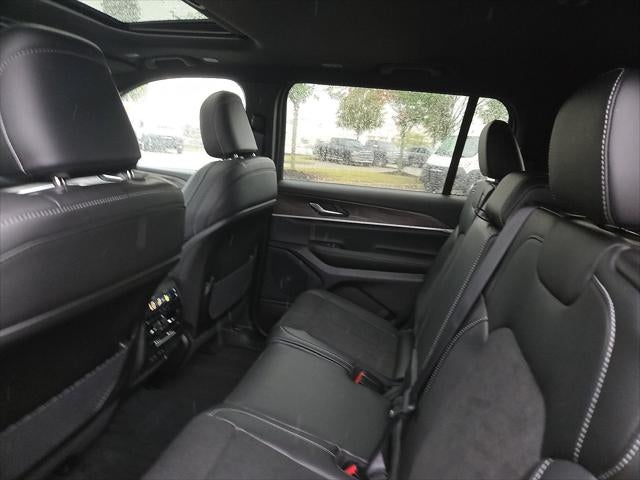 2027 Jeep Grand Cherokee GRAND CHEROKEE L LAREDO ALTITUDE 4X4