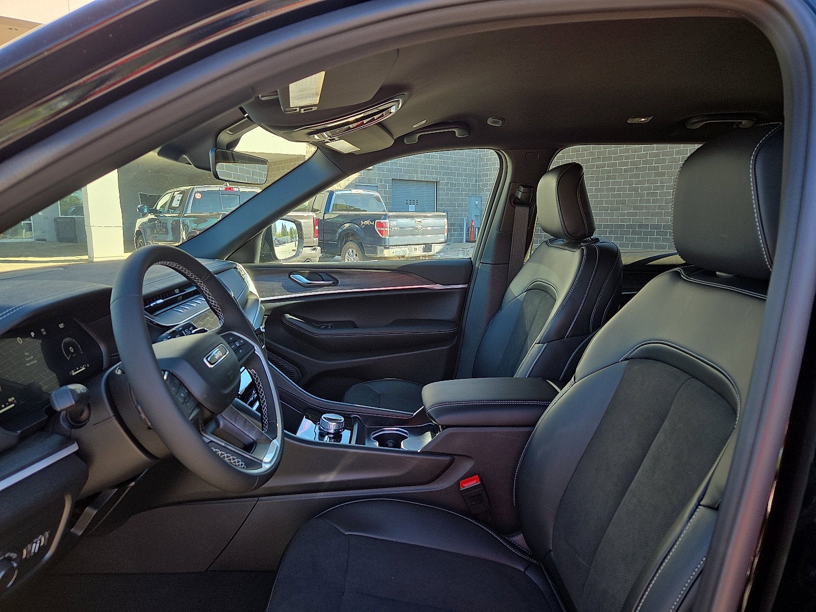 2027 Jeep Grand Cherokee GRAND CHEROKEE L LAREDO ALTITUDE 4X4