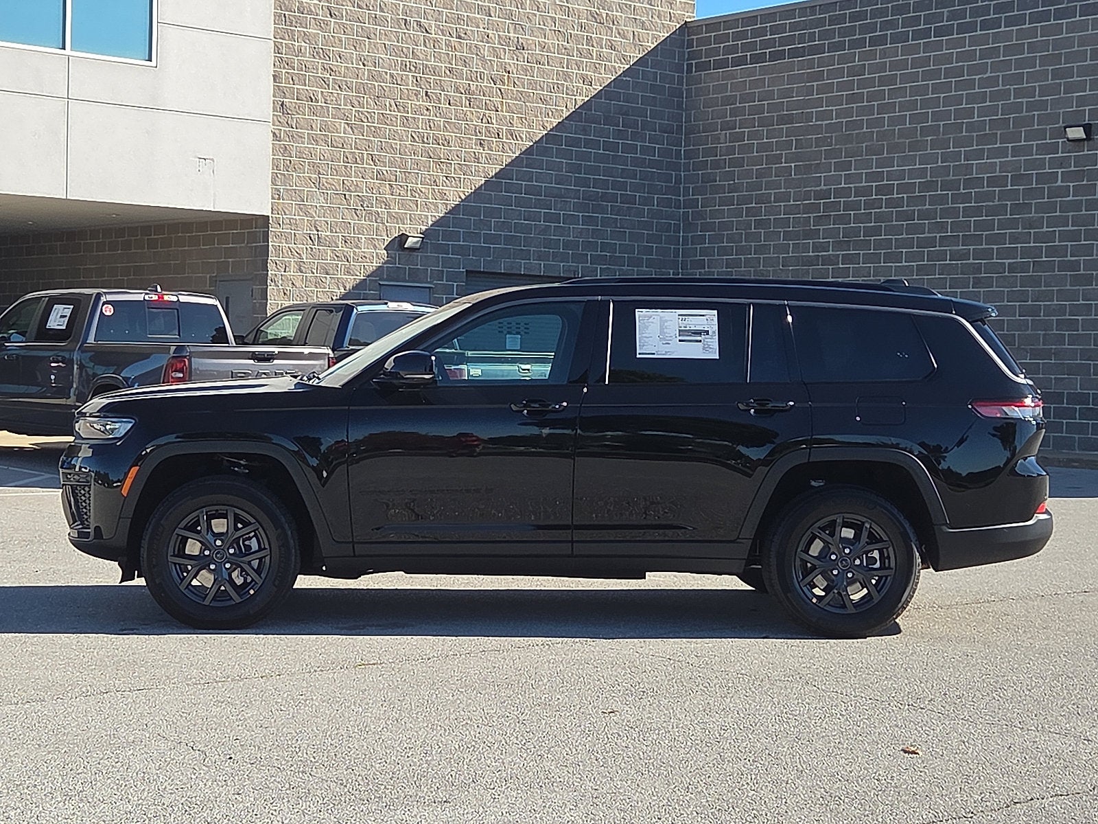 2027 Jeep Grand Cherokee GRAND CHEROKEE L LAREDO ALTITUDE 4X4