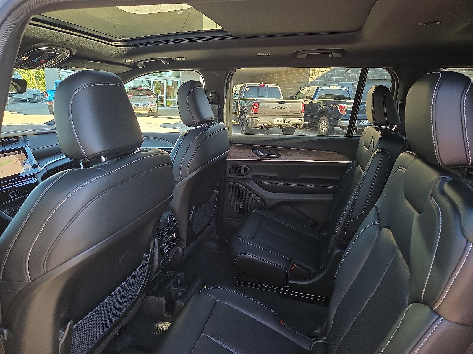 2027 Jeep Grand Cherokee GRAND CHEROKEE L LIMITED 4X4