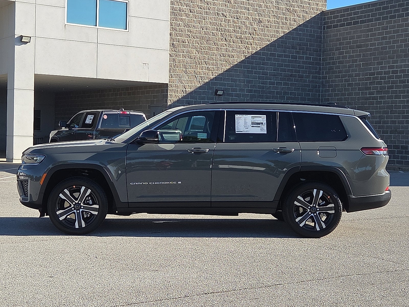 2027 Jeep Grand Cherokee GRAND CHEROKEE L LIMITED 4X4
