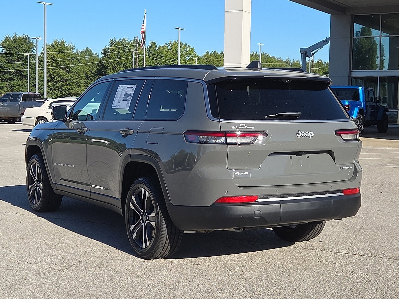 2027 Jeep Grand Cherokee GRAND CHEROKEE L LIMITED 4X4