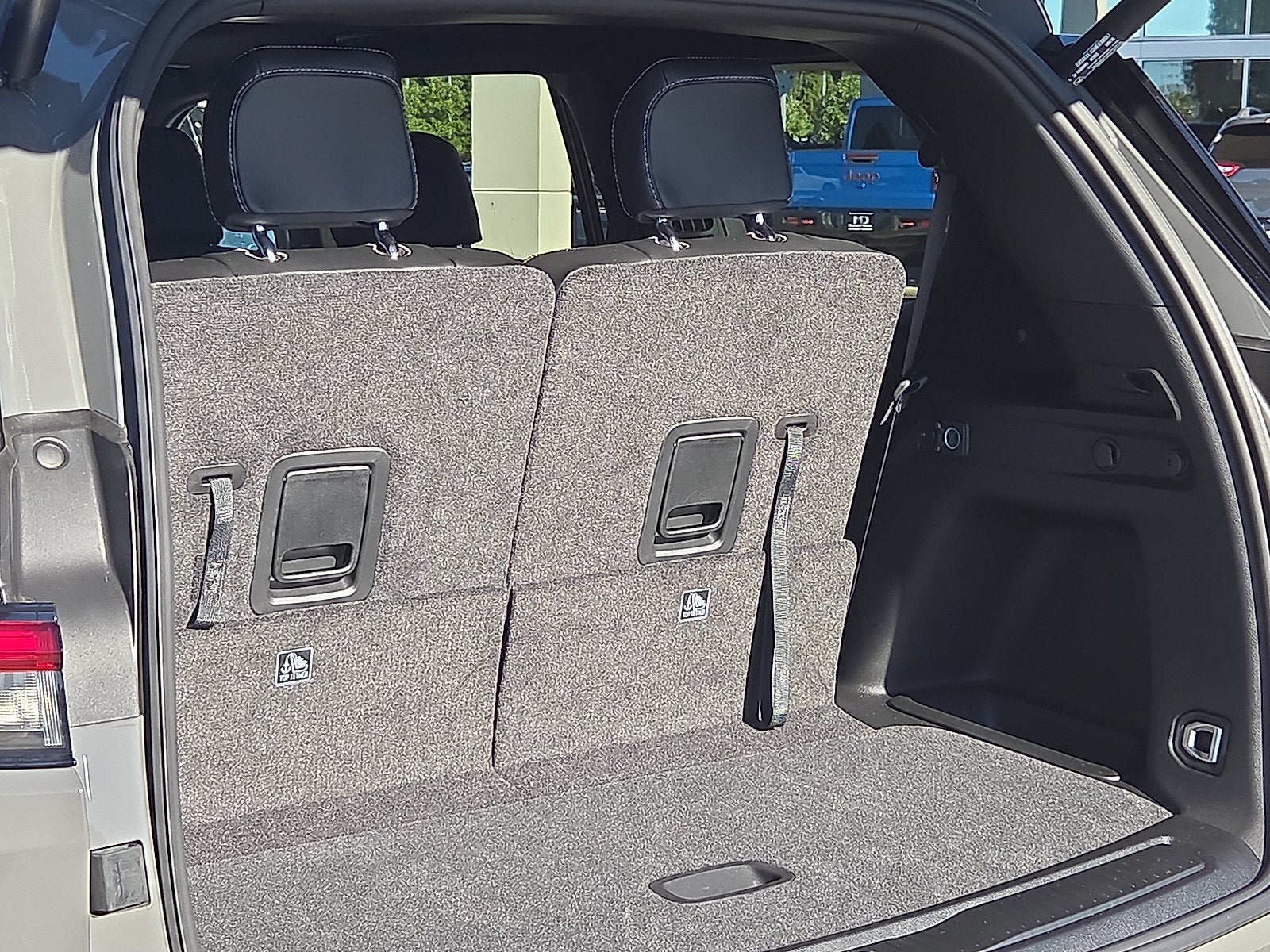 2027 Jeep Grand Cherokee GRAND CHEROKEE L LIMITED 4X4