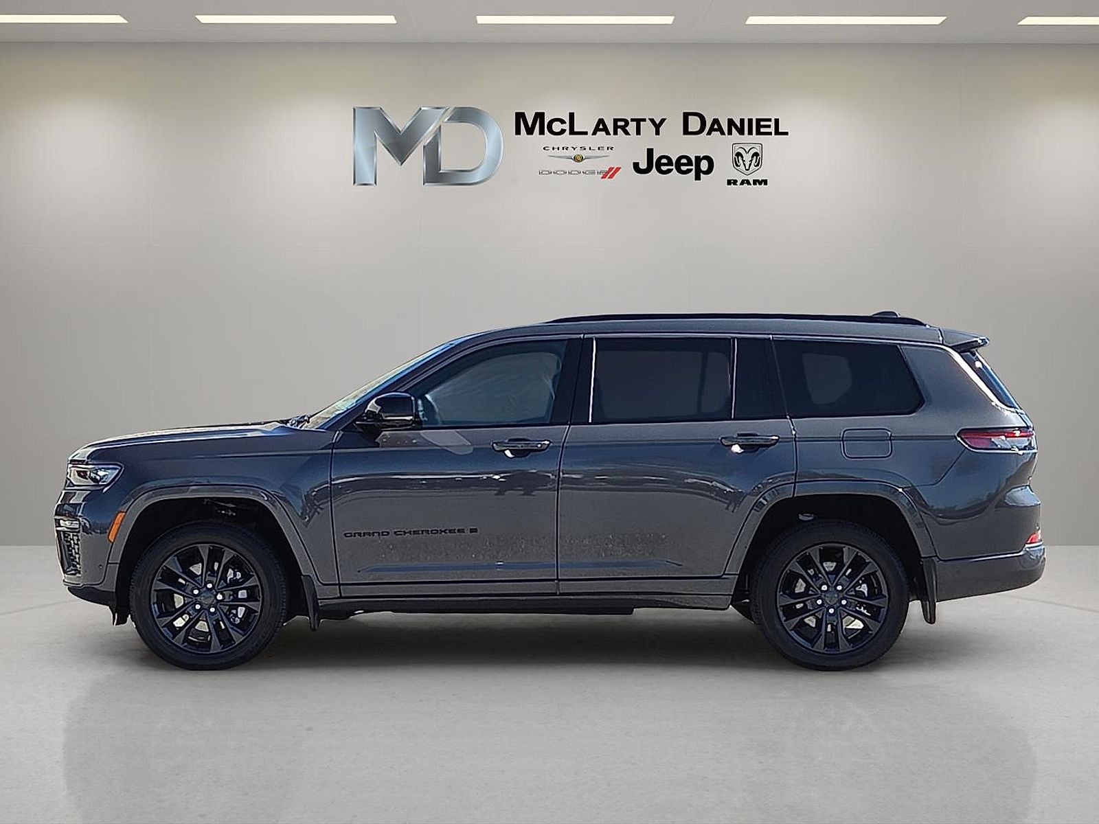 2026 Jeep Grand Cherokee GRAND CHEROKEE L LIMITED RESERVE 4X4