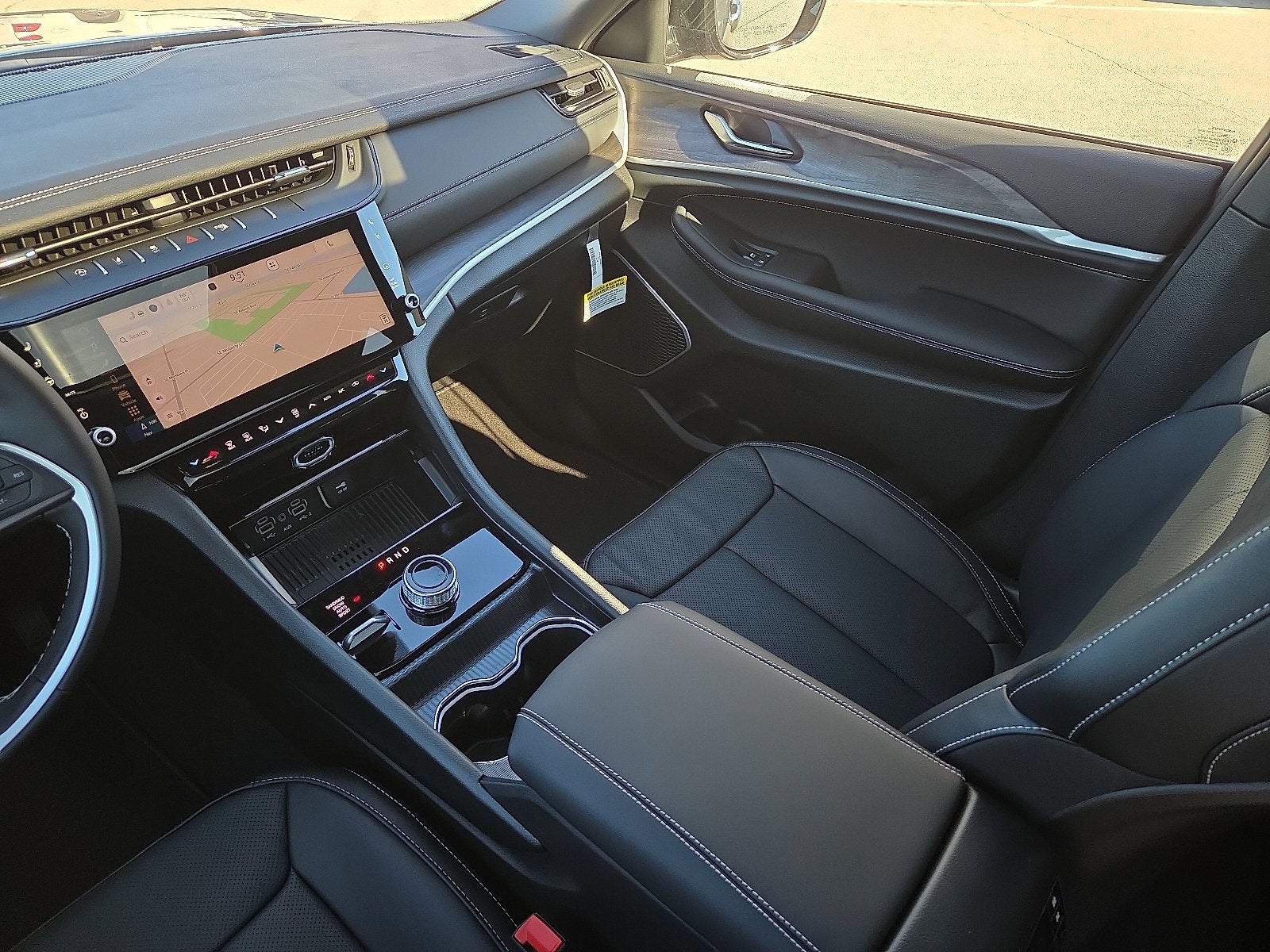 2027 Jeep Grand Cherokee GRAND CHEROKEE L LIMITED RESERVE 4X4