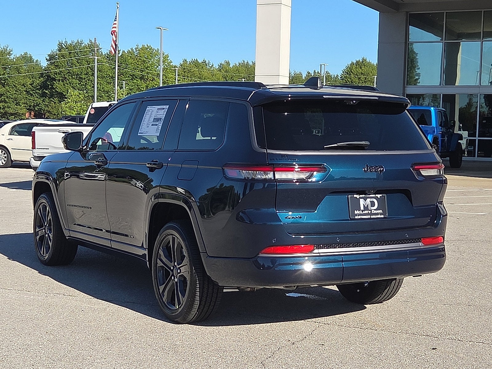 2027 Jeep Grand Cherokee GRAND CHEROKEE L LIMITED RESERVE 4X4