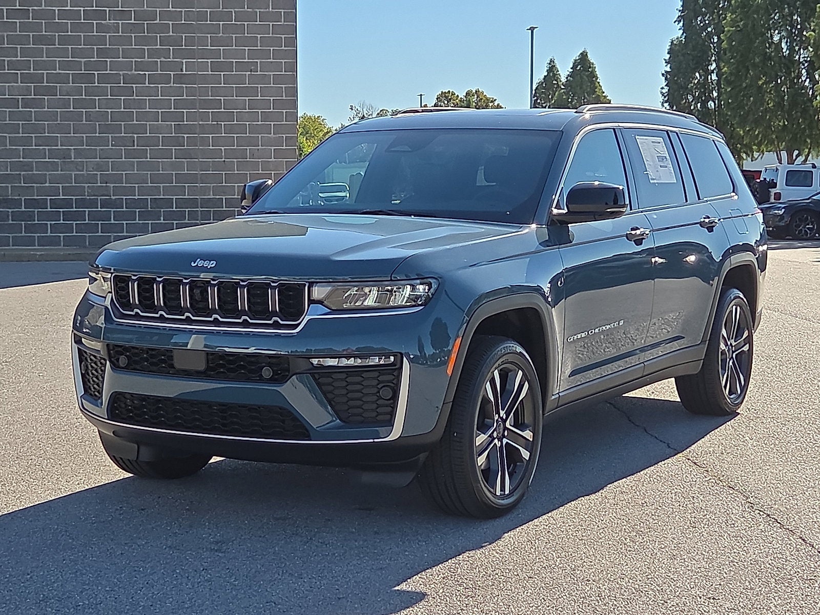2027 Jeep Grand Cherokee GRAND CHEROKEE L LIMITED 4X4
