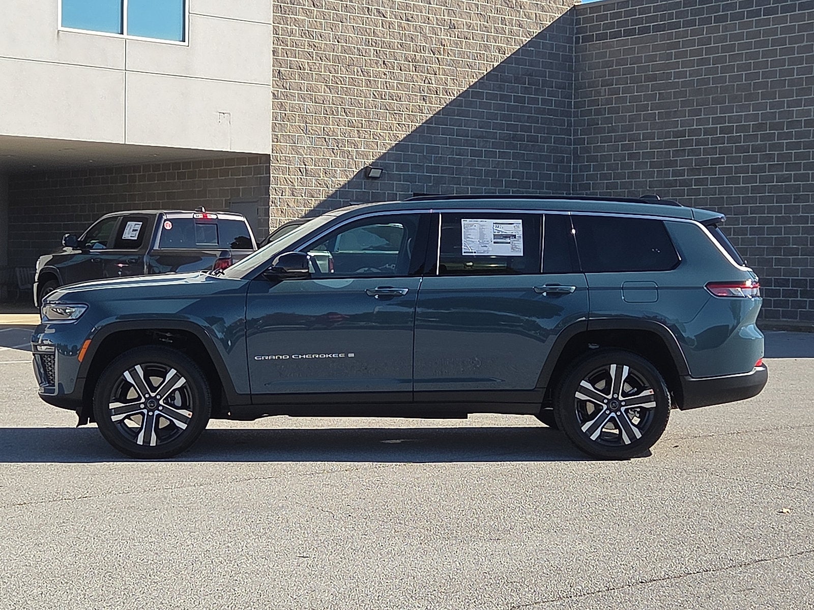 2027 Jeep Grand Cherokee GRAND CHEROKEE L LIMITED 4X4