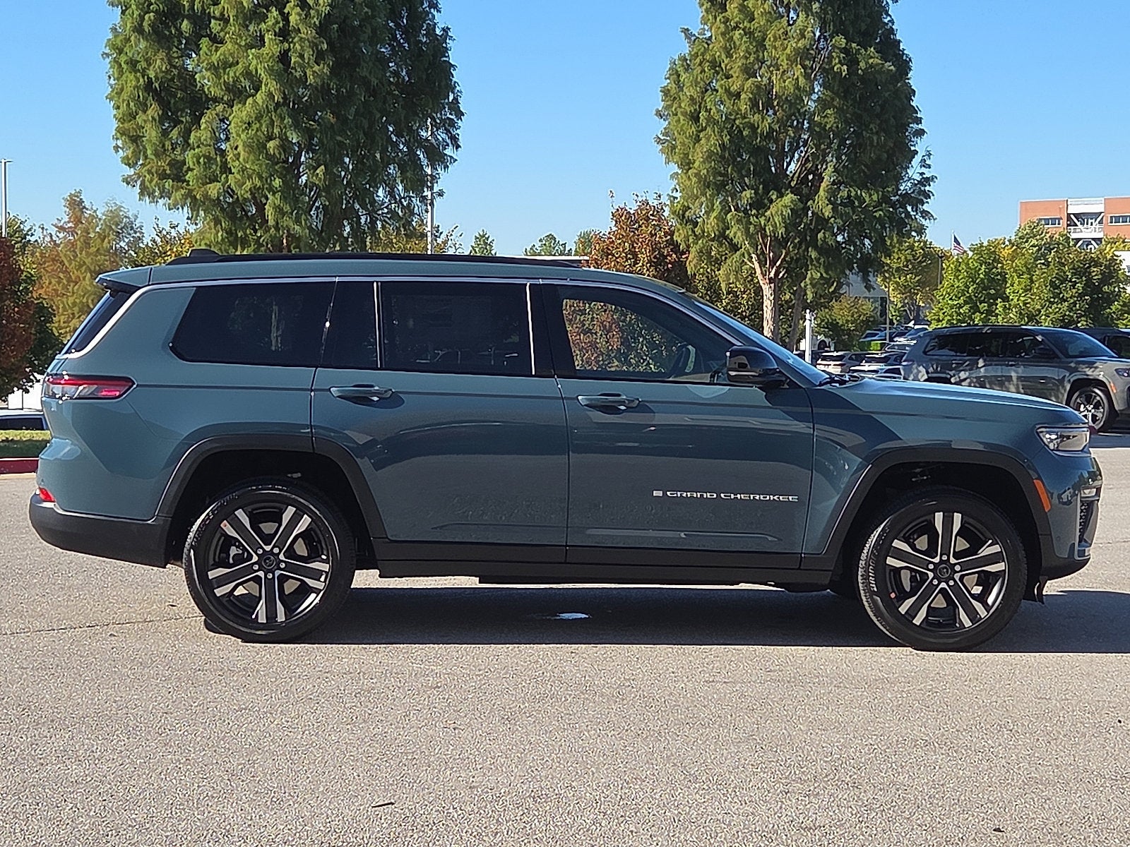 2027 Jeep Grand Cherokee GRAND CHEROKEE L LIMITED 4X4