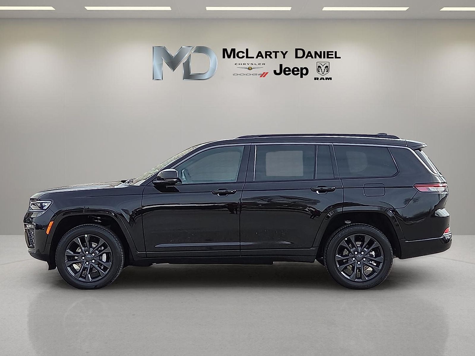 2026 Jeep Grand Cherokee GRAND CHEROKEE L LIMITED RESERVE 4X4