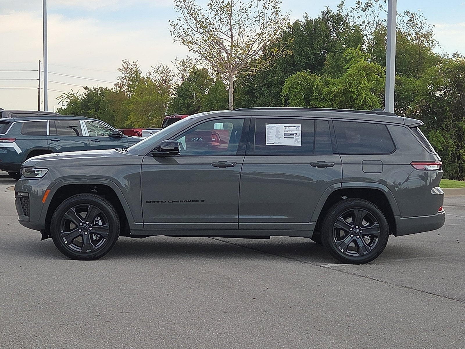 2027 Jeep Grand Cherokee GRAND CHEROKEE L LIMITED RESERVE 4X4