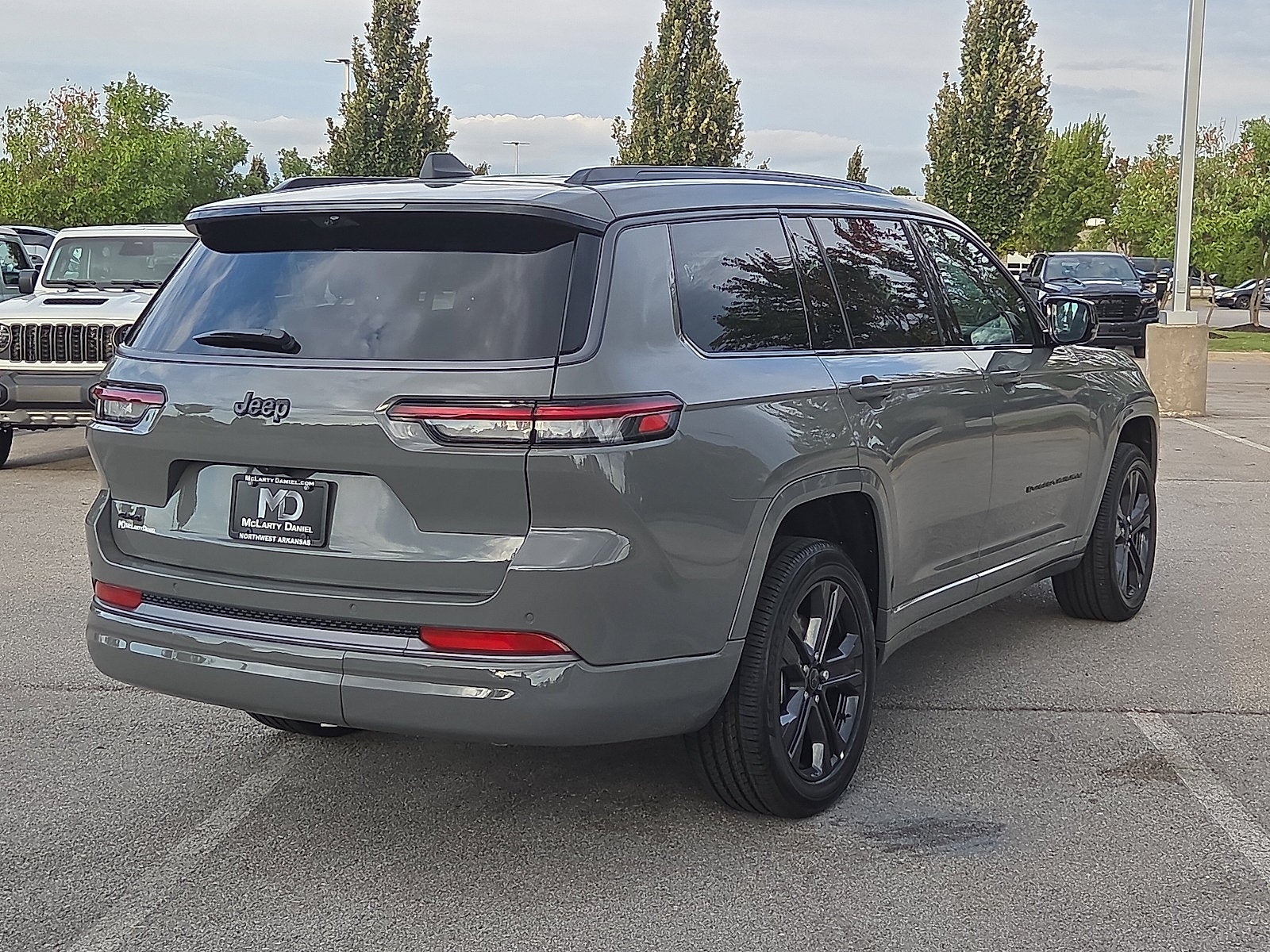 2027 Jeep Grand Cherokee GRAND CHEROKEE L LIMITED RESERVE 4X4