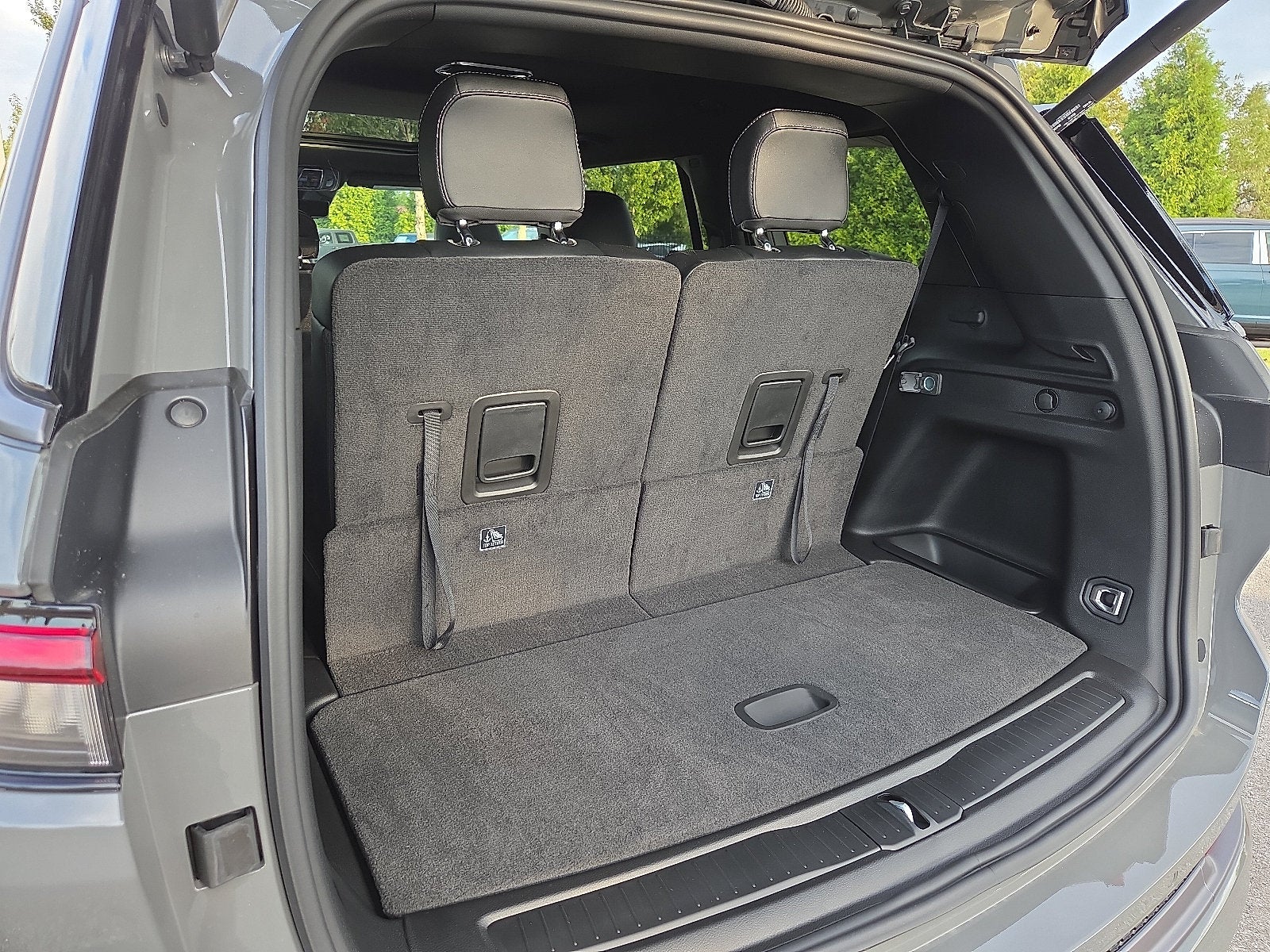 2027 Jeep Grand Cherokee GRAND CHEROKEE L LIMITED RESERVE 4X4