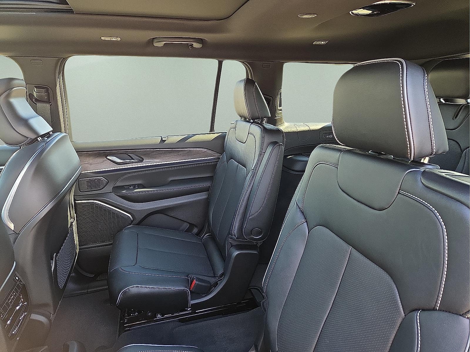 2025 Jeep Grand Cherokee GRAND CHEROKEE L OVERLAND 4X4