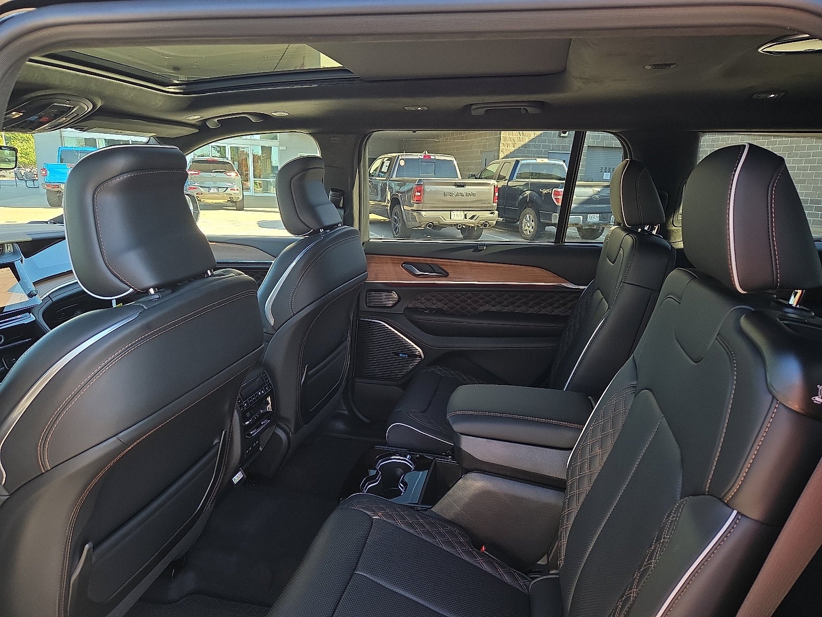 2027 Jeep Grand Cherokee GRAND CHEROKEE L SUMMIT 4X4