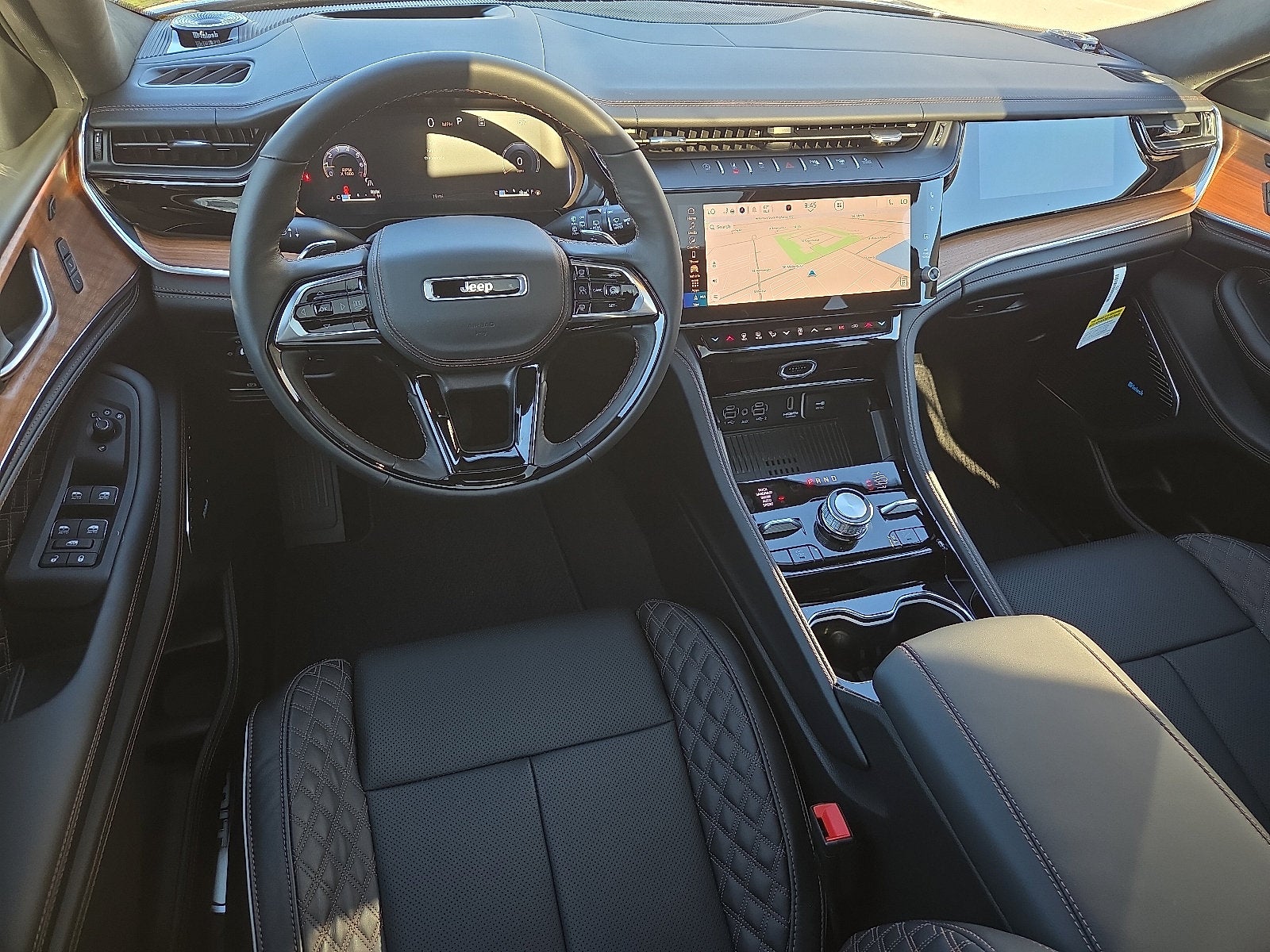 2027 Jeep Grand Cherokee GRAND CHEROKEE L SUMMIT 4X4