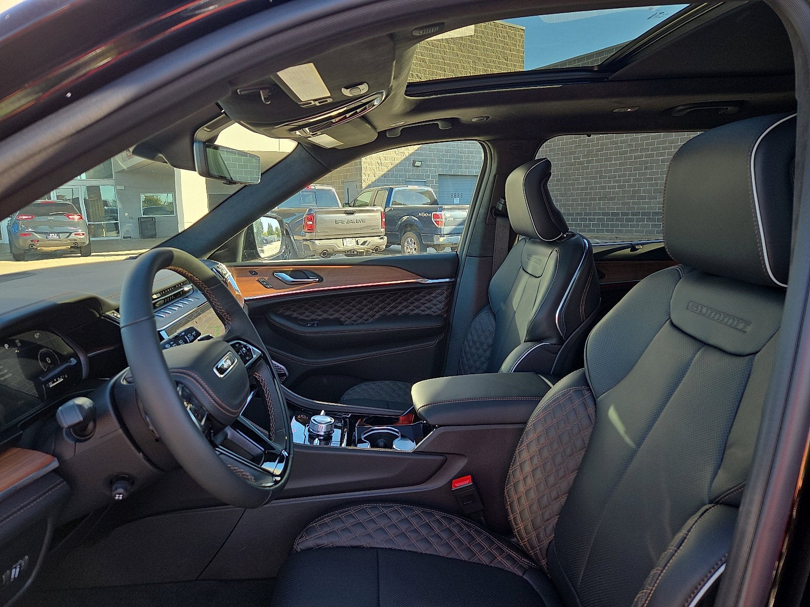 2027 Jeep Grand Cherokee GRAND CHEROKEE L SUMMIT 4X4