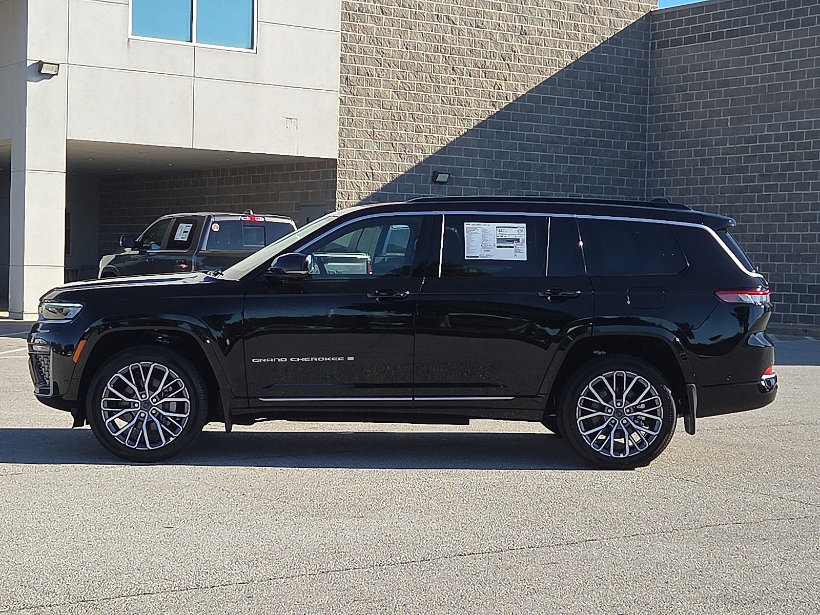 2027 Jeep Grand Cherokee GRAND CHEROKEE L SUMMIT 4X4