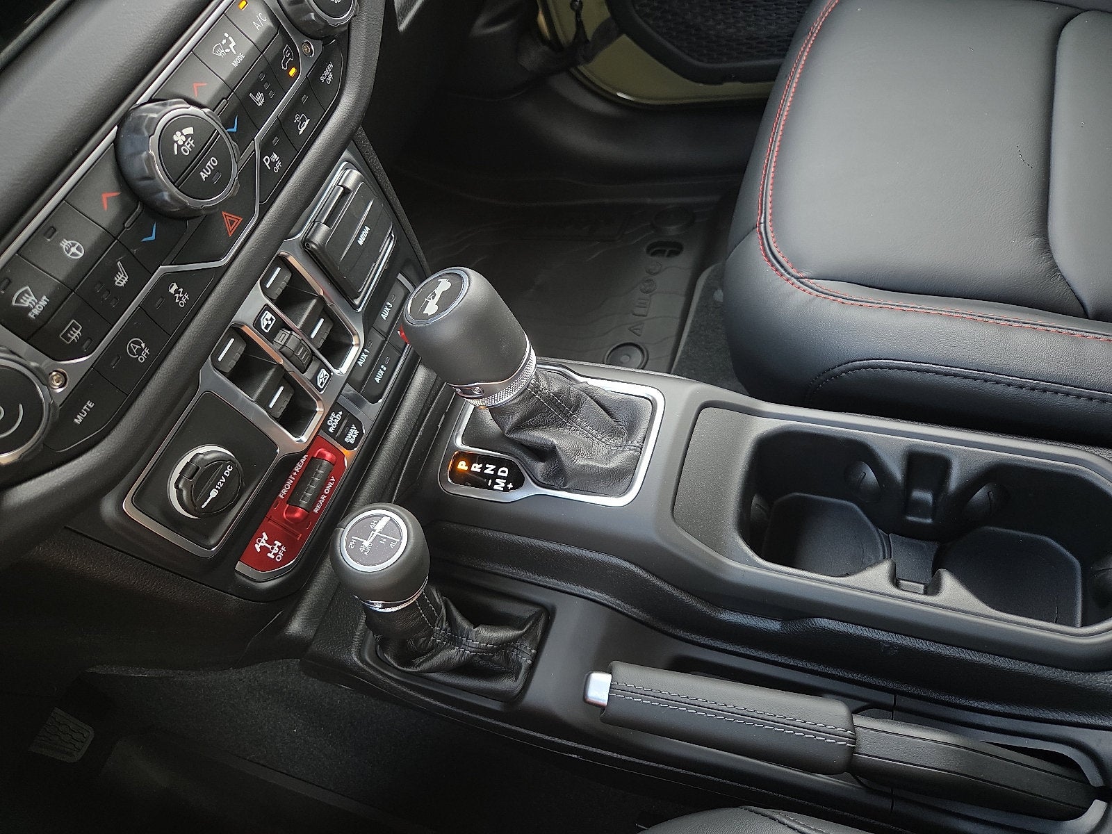 2027 Jeep Wrangler WRANGLER 4-DOOR RUBICON X