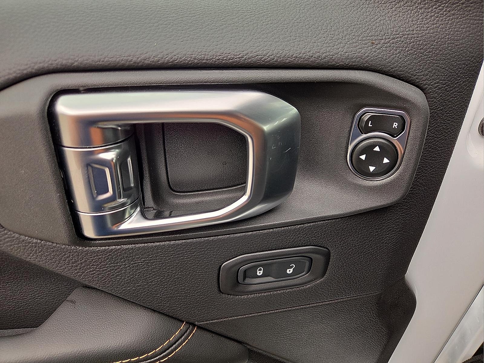 2025 Jeep Wrangler WRANGLER 4-DOOR RUBICON 392