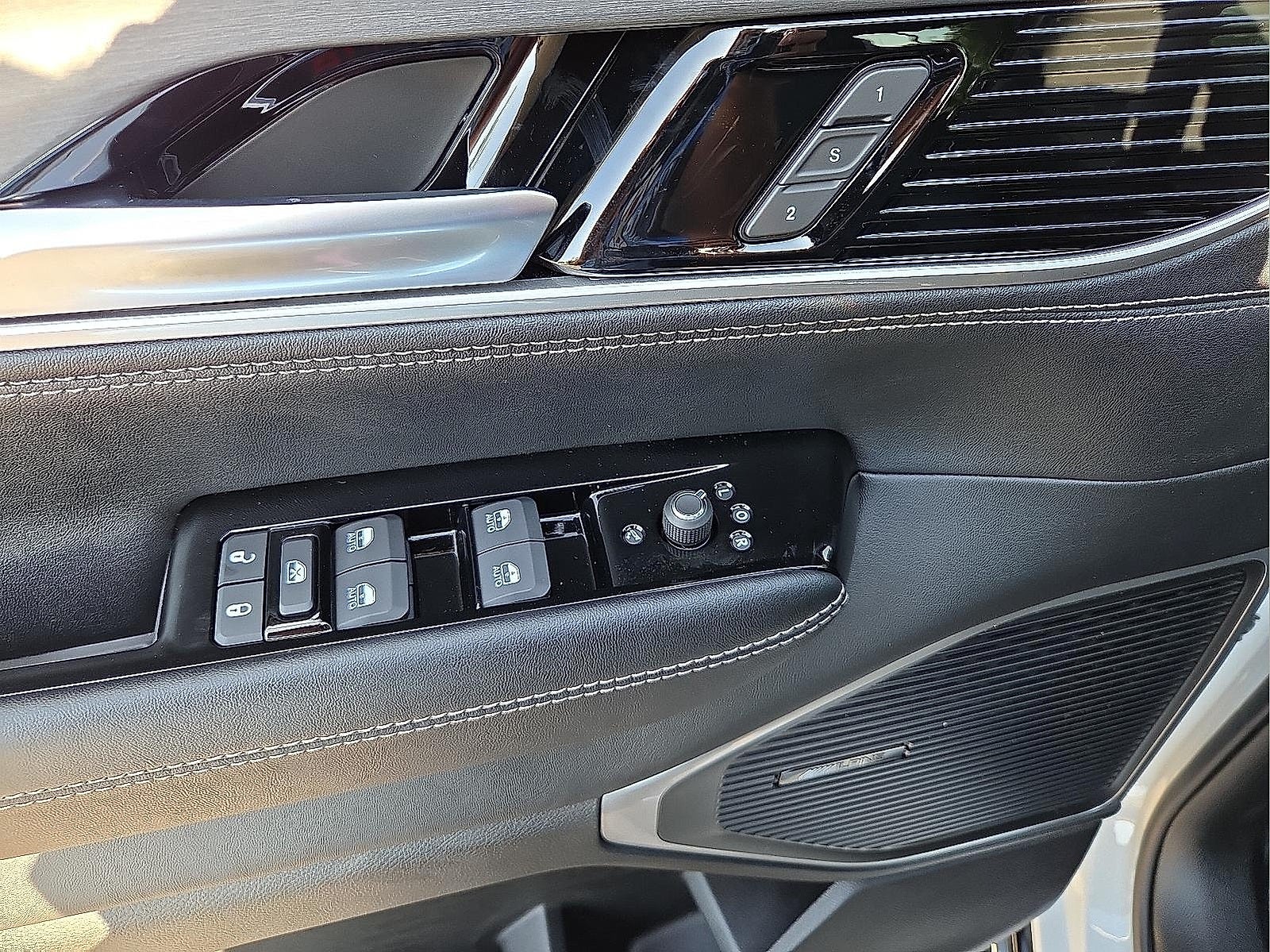 2025 Jeep Wagoneer WAGONEER L SERIES II 4X4