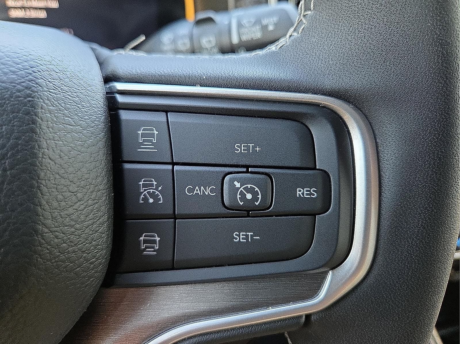 2025 Jeep Wagoneer WAGONEER CARBIDE 4X4