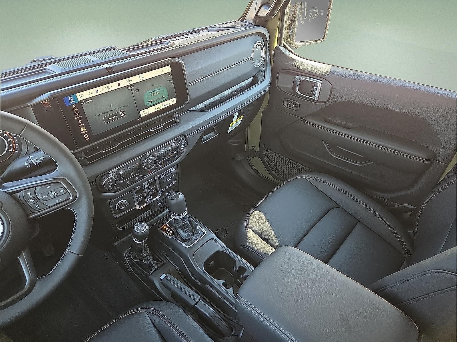 2026 Jeep Gladiator GLADIATOR SAHARA 4X4