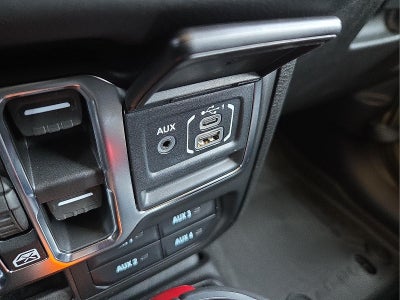 2026 Jeep Gladiator GLADIATOR SAHARA 4X4