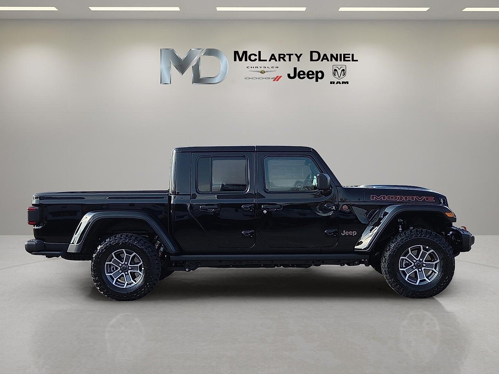 2026 Jeep Gladiator GLADIATOR MOJAVE X 4X4
