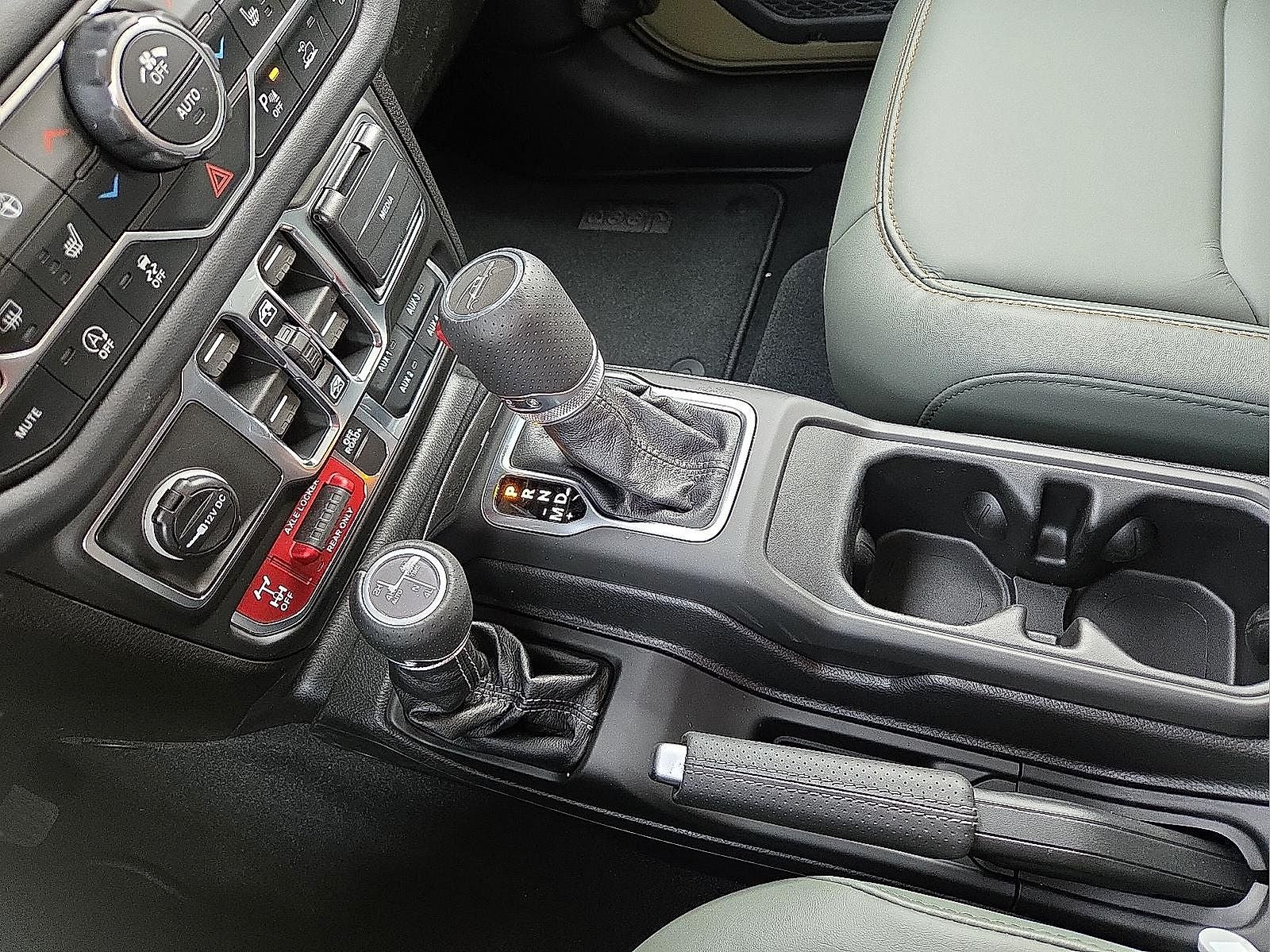 2026 Jeep Gladiator GLADIATOR MOJAVE X 4X4